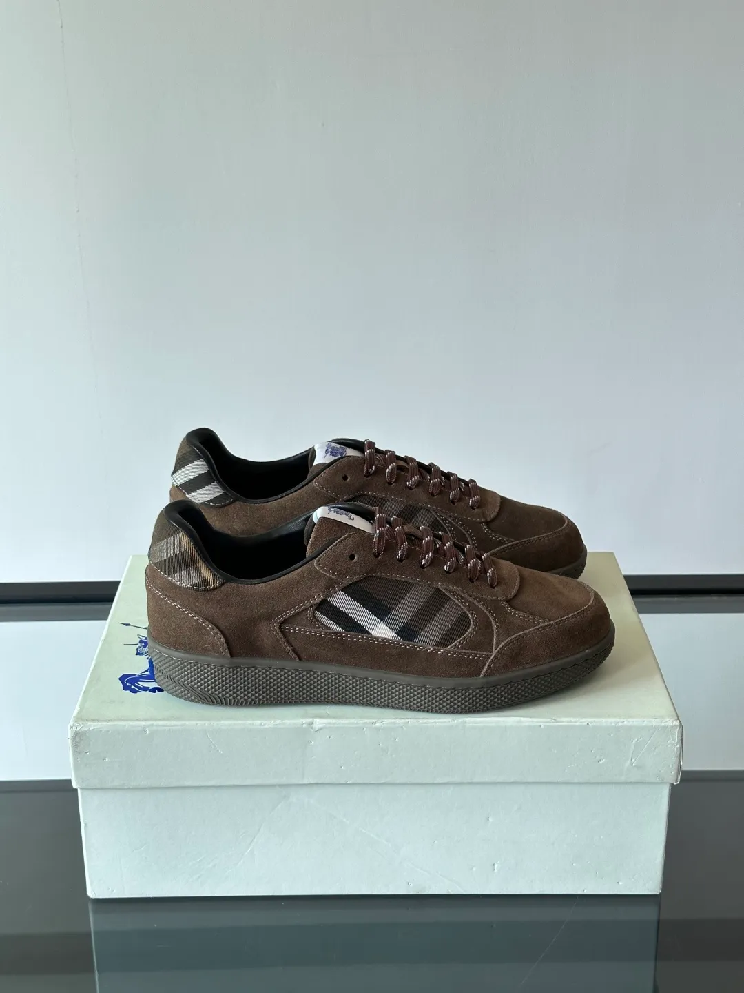 Men's shoes 💰p420 "Burberr＊" men's classic low-top sneakers, reinterpreted with Vintage retro plaid cotton and cowhide materials, decorated with a new brand logo. First-layer sheepskin lining, embossed Burberry lettering logo on the heel, T men's shoes 💰pU original outsole! Code number 38-44 (45 customized)